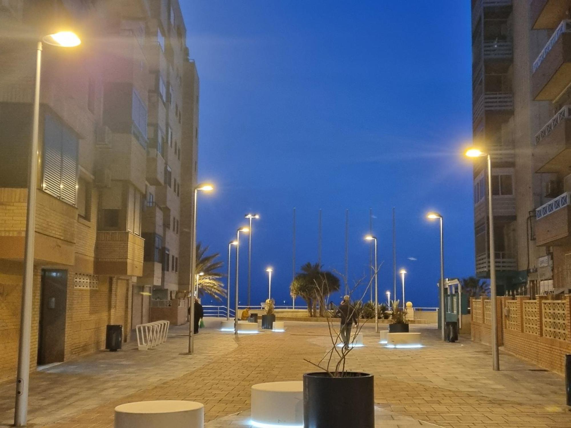 Apartamento En Paseo Maritimo Алмерия Екстериор снимка